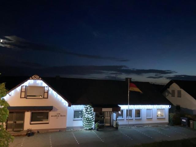 Bed & Breakfast Weisser Stein Schmallenberg Exterior photo